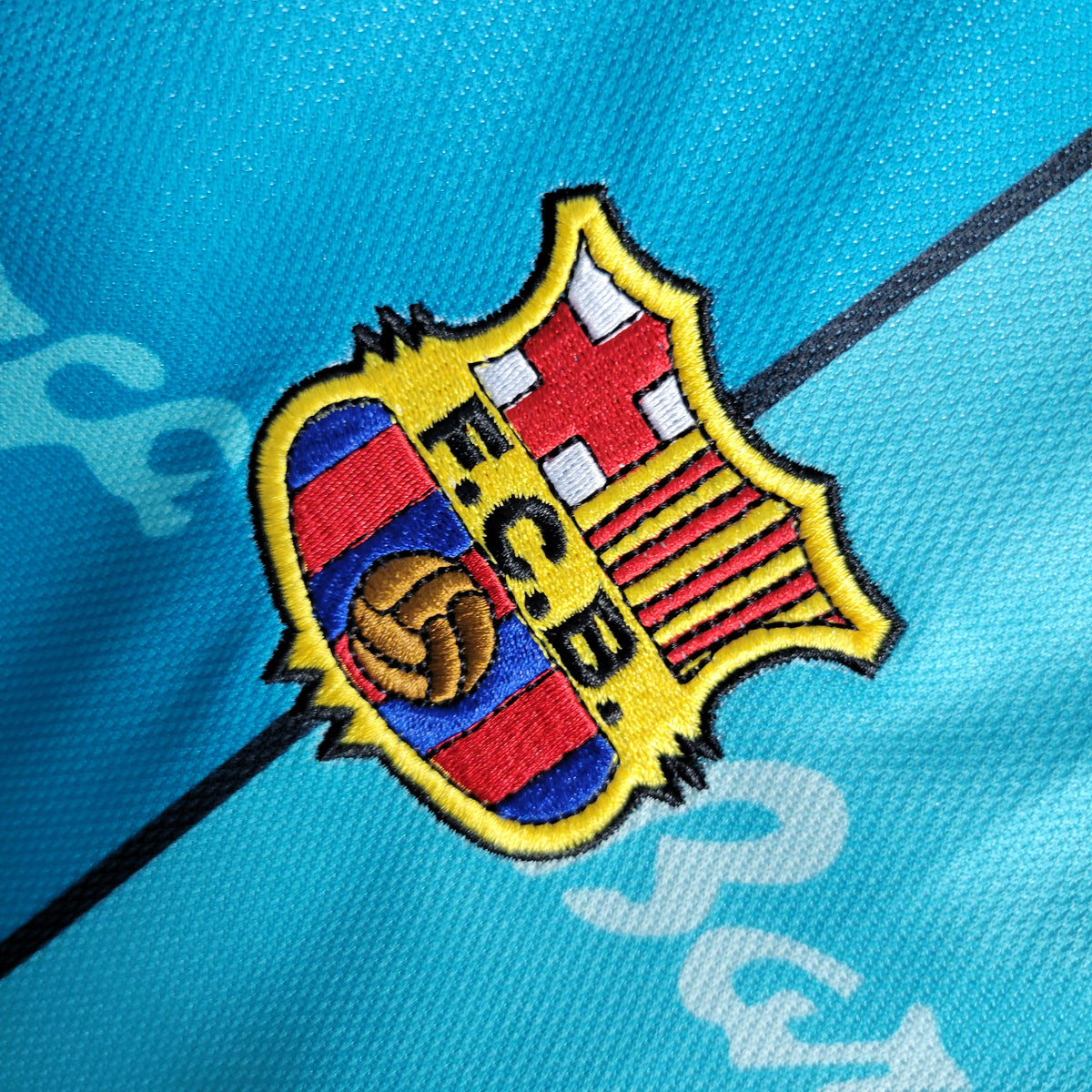 1995-97 FC Barcelona Away Kit