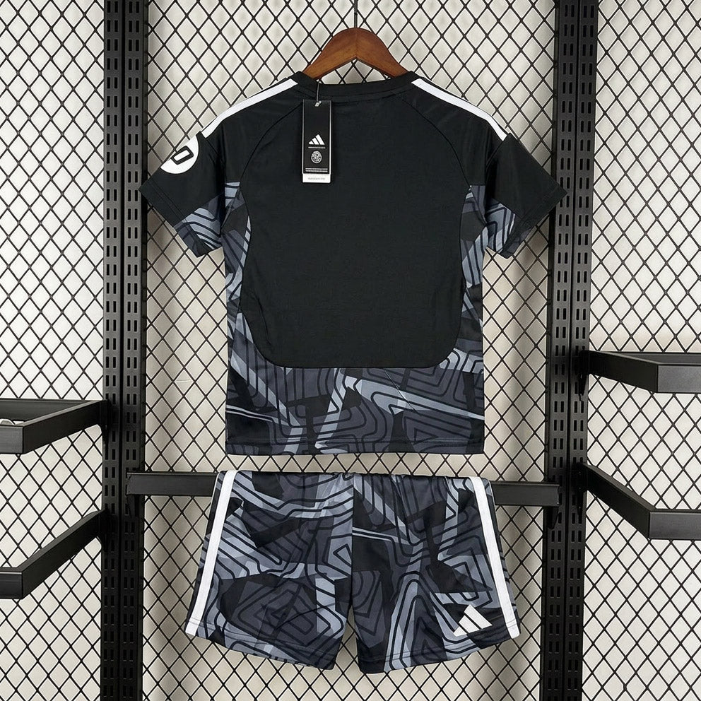 26/27 Real Madrid Goalkeeper Kit Kids