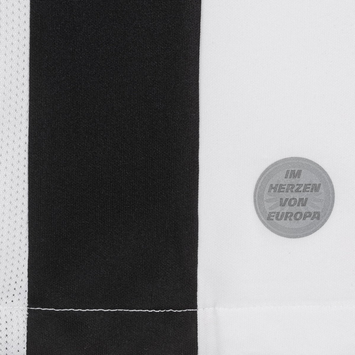 2024-25 Eintracht Frankfurt Home Kit