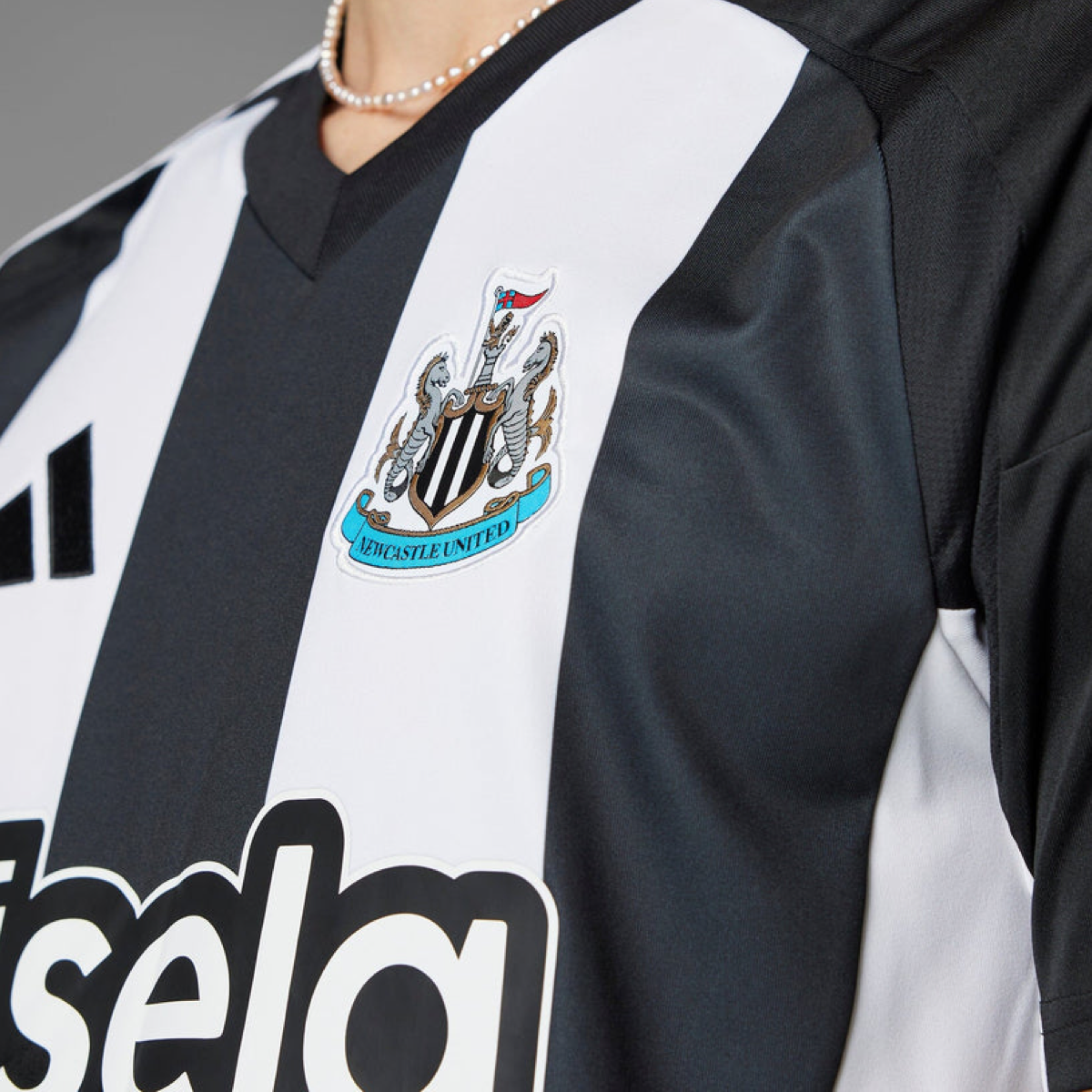2024-25 Newcastle United FC Home Kit